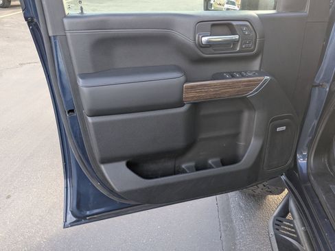 Used 2020 Chevrolet Silverado 3500 High Country w/ Technology Package image 12