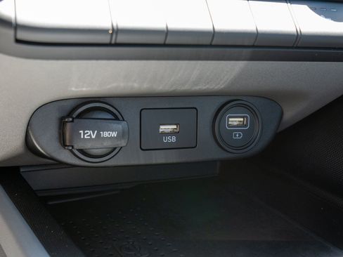 Used 2023 Hyundai Elantra SEL w/ Convenience Package FWD image 23