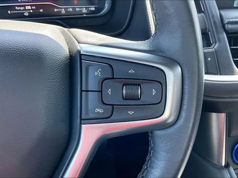 Used 2022 Chevrolet Tahoe Z71 w/ Luxury Package AWD/4WD image 19
