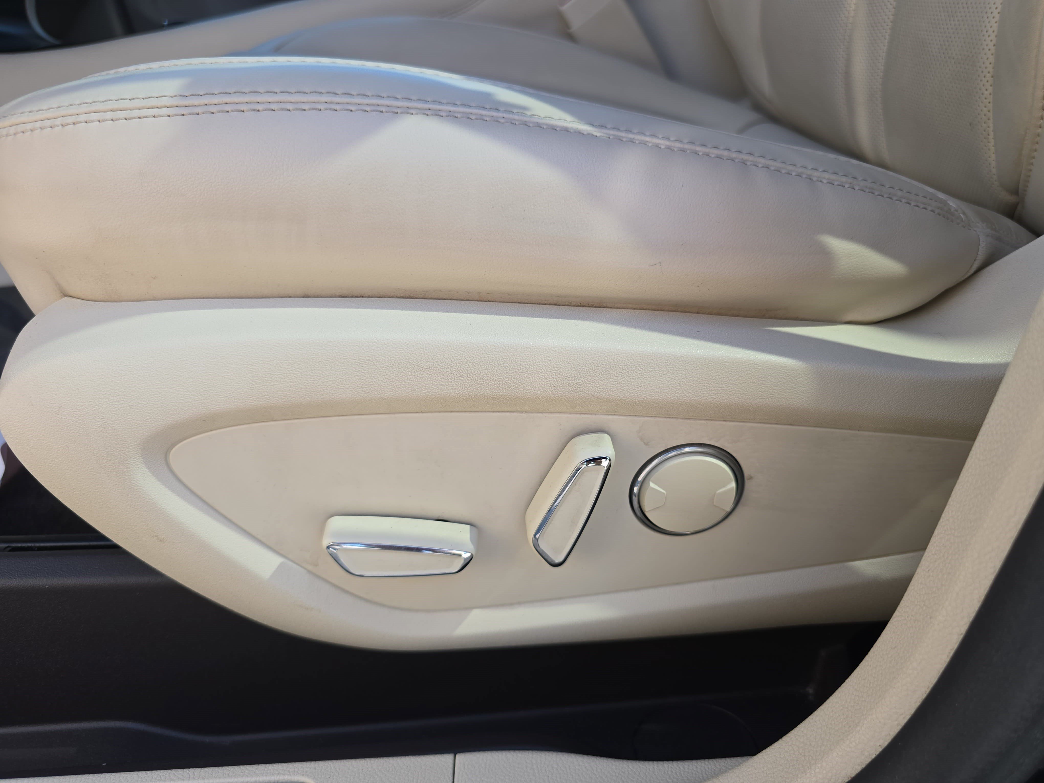 Used 2015 Lincoln MKC FWD w/ Equipment Group 102A Reserve image 28