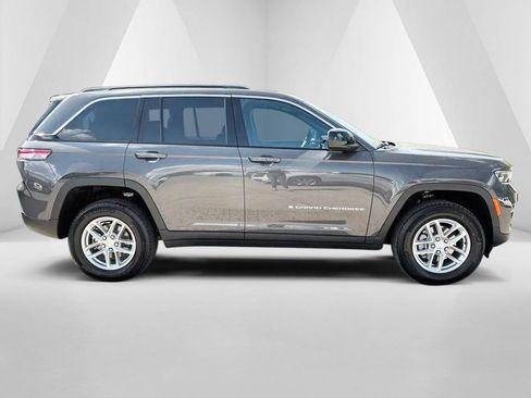 New 2026 Jeep Grand Cherokee Laredo AWD/4WD image 8