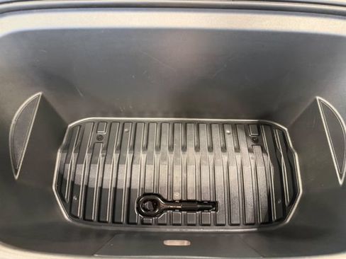 Used 2021 Tesla Model Y Long Range AWD/4WD image 29