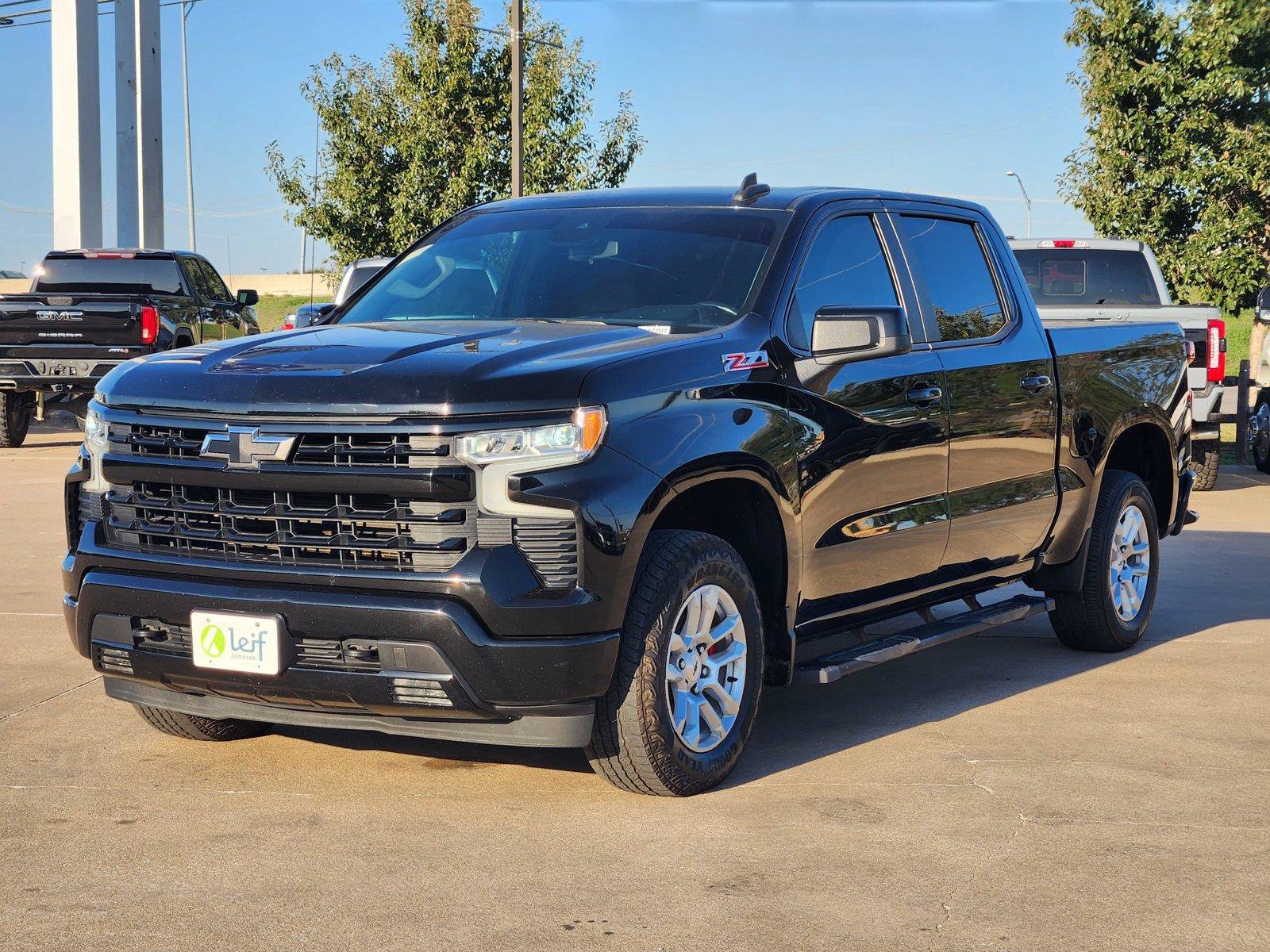 Used 2023 Chevrolet Silverado 1500 RST w/ Z71 Off-Road Package AWD/4WD image 3