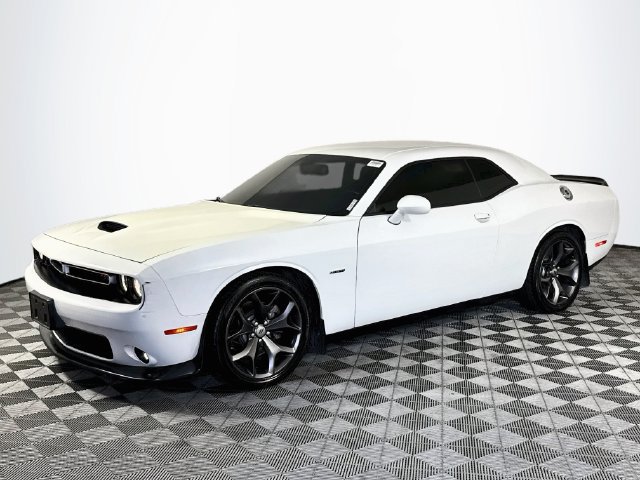 Used 2019 Dodge Challenger R/T RWD image 4