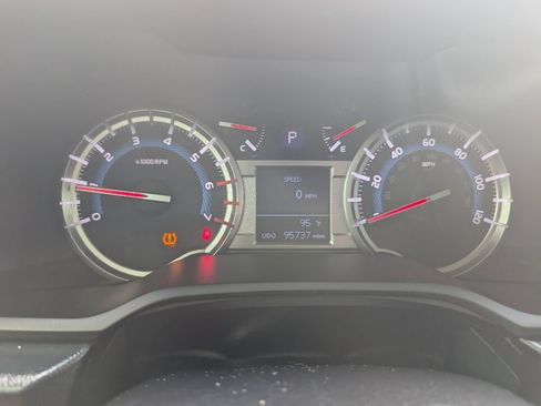 Used 2018 Toyota 4Runner SR5 w/ Convenience Package RWD image 15