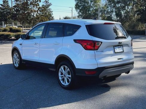 Used 2019 Ford Escape SE image 6