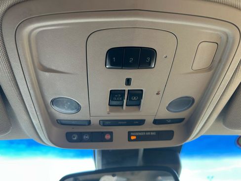 Used 2013 Cadillac XTS Premium image 31