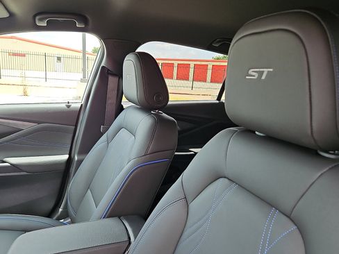 New 2026 Buick Envista Sport Touring w/ Convenience I Package FWD image 11
