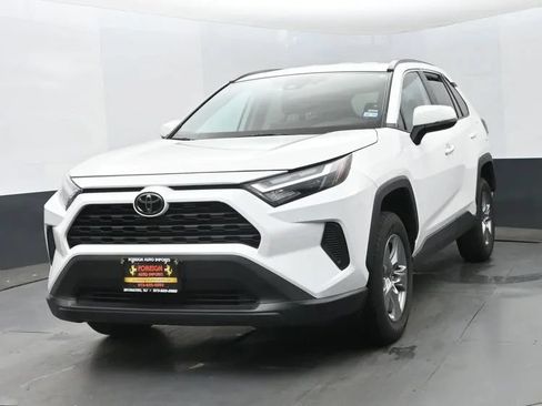 Used 2024 Toyota RAV4 XLE FWD image 1