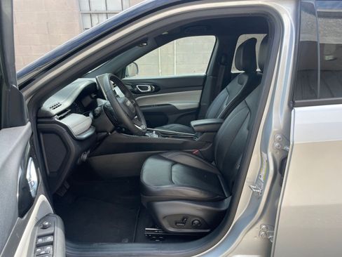 Used 2025 Jeep Compass Limited AWD/4WD image 28