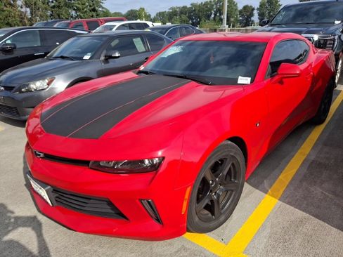Used 2016 Chevrolet Camaro LT w/ Technology Package RWD image 1