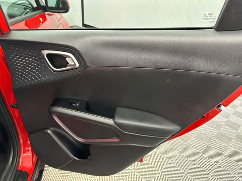 Used 2021 Kia Soul S image 15