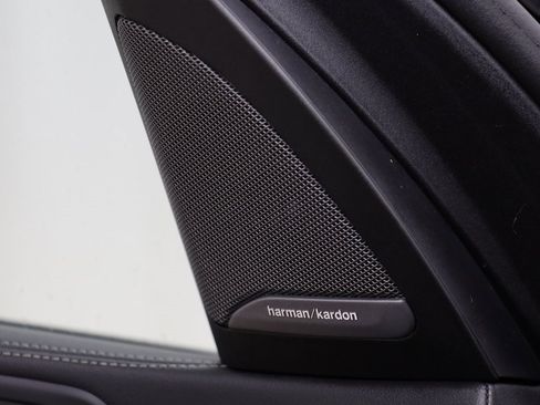 Used 2025 BMW X7 xDrive40i w/ M Sport Package image 7