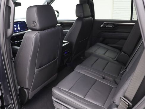 Used 2025 Chevrolet Tahoe LT image 10