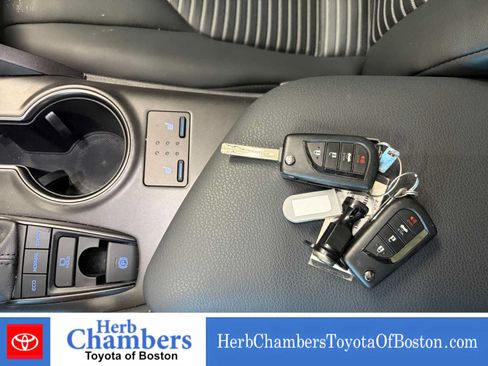 Used 2023 Toyota Camry SE w/ Cold Weather Package AWD/4WD image 13
