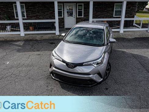Used 2019 Toyota C-HR XLE image 2