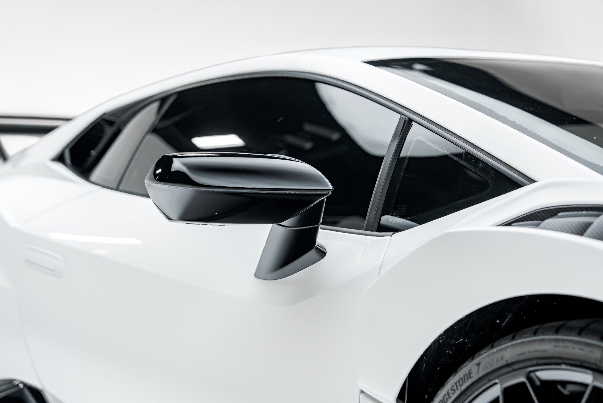 Used 2022 Lamborghini Huracan STO RWD image 31