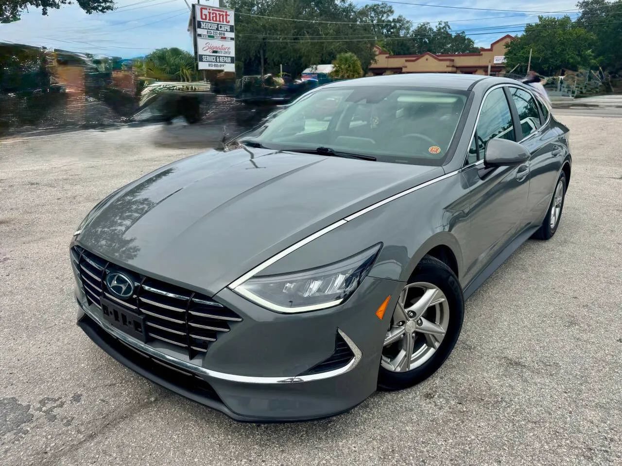 Used 2021 Hyundai Sonata SE FWD image 2