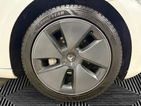 Used 2021 Tesla Model 3 Standard Range Plus image 11