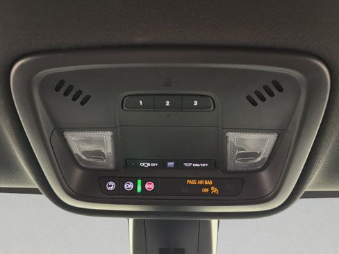 Used 2023 Chevrolet Traverse RS FWD image 27
