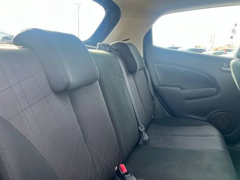 Used 2014 MAZDA MAZDA2 Sport FWD image 23