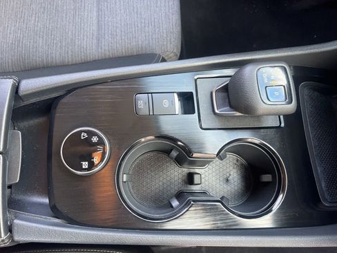 Used 2021 Nissan Rogue SV image 22