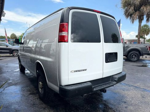 Used 2020 Chevrolet Express 2500 RWD image 8