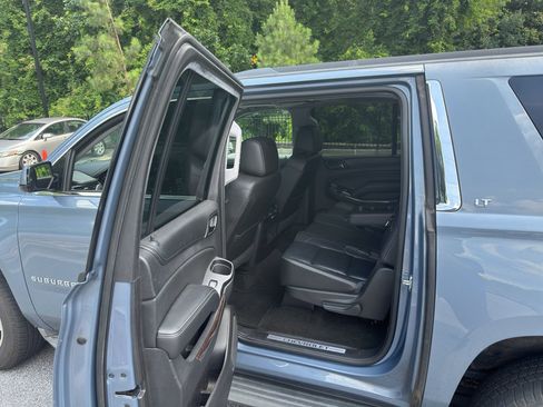 Used 2016 Chevrolet Suburban LT w/ Luxury Package AWD/4WD image 10