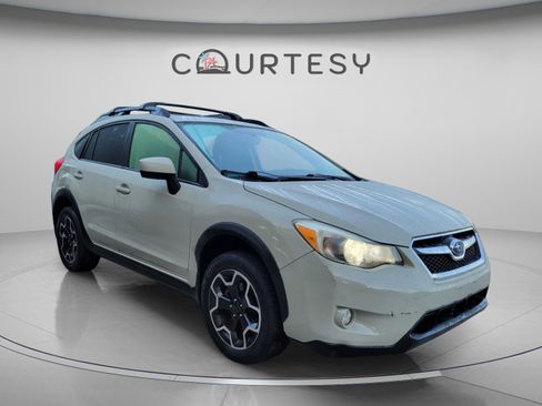 Used 2015 Subaru Crosstrek 2.0i Premium w/ Moonroof Package AWD/4WD image 4