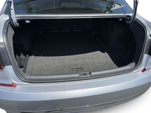 Used 2019 Volkswagen Passat 2.0T Wolfsburg w/ Wheels & Sunroof Package FWD image 9