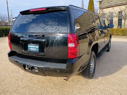 Used 2007 Chevrolet Suburban 2500 LT w/ LT Preferred Equipment Group image 12