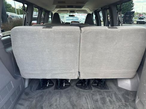 Used 2018 Chevrolet Express 2500 LT w/ LT Preferred Equipment Group RWD image 19