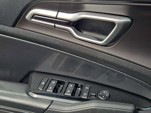 Used 2023 Kia Sportage EX image 19
