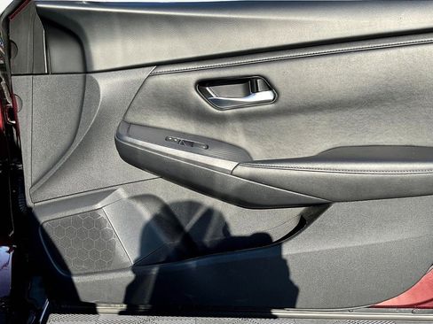 Used 2024 Nissan Sentra SV FWD image 28