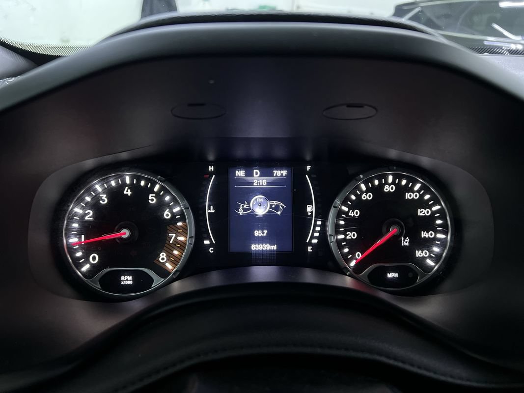 Used 2023 Jeep Renegade Latitude AWD/4WD image 19