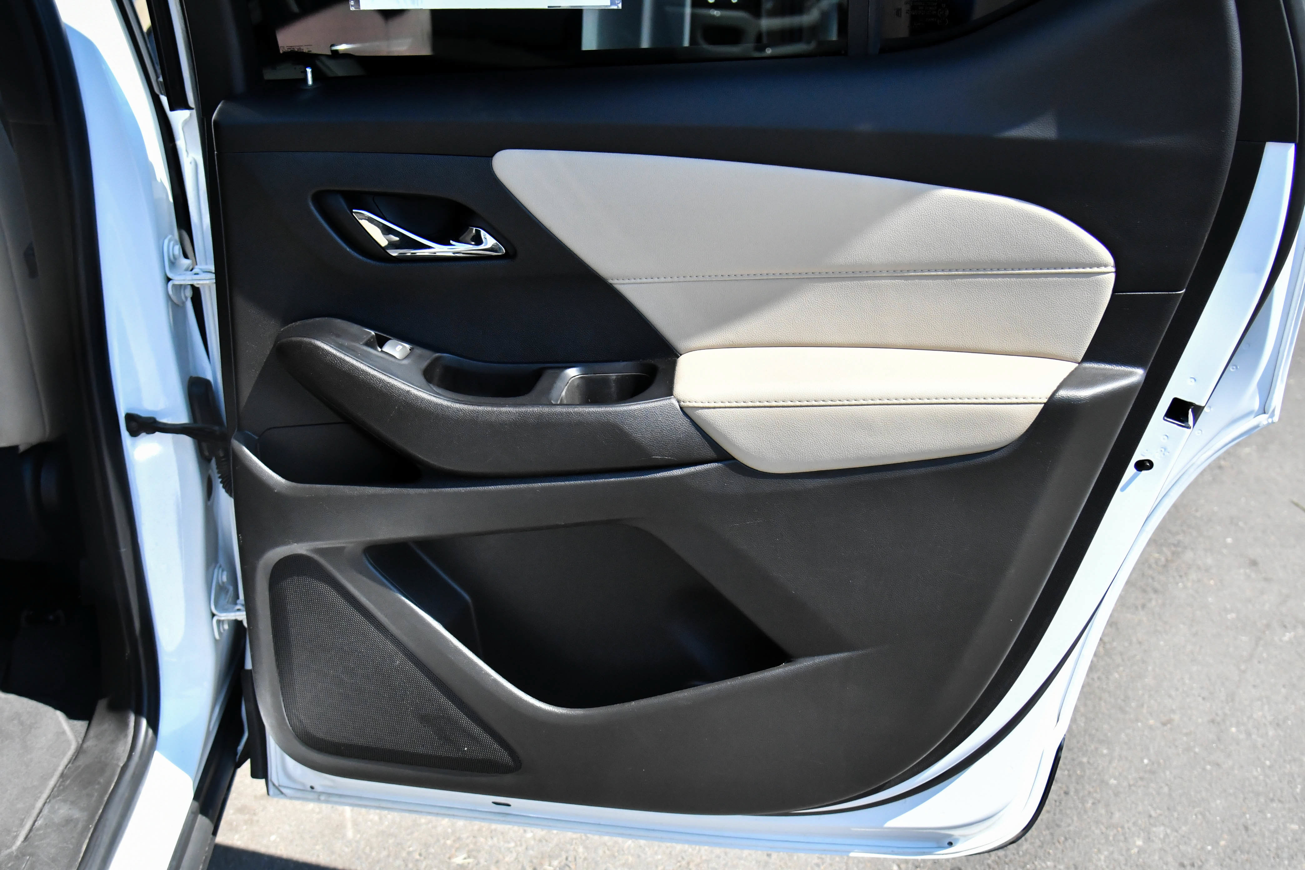 Used 2023 Chevrolet Traverse LS w/ LPO, Cargo Package FWD image 40