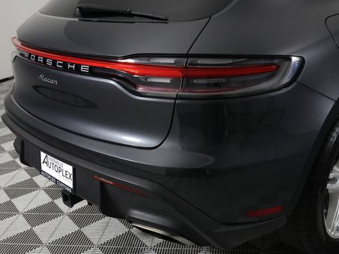 Used 2023 Porsche Macan AWD/4WD image 46