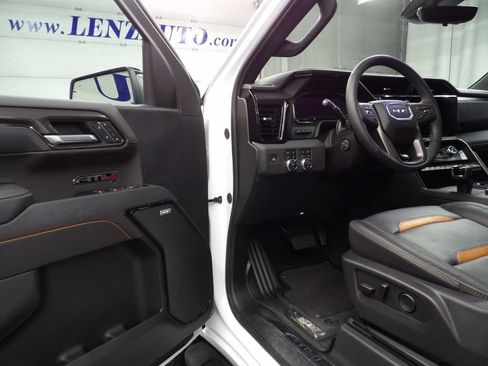 Used 2025 GMC Sierra 1500 AT4 w/ Technology Package AWD/4WD image 53
