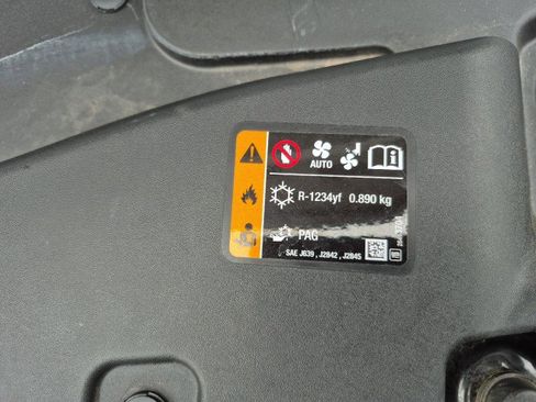 Used 2024 GMC Acadia Elevation w/ Luxury Package image 16