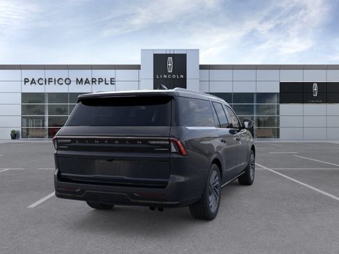 New 2026 Lincoln Navigator L Reserve AWD/4WD image 8