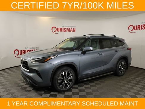 Used 2022 Toyota Highlander XLE FWD image 3