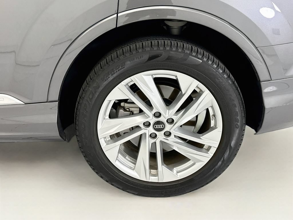 Used 2022 Audi Q7 3.0T Premium Plus w/ Premium Plus Package AWD/4WD image 30
