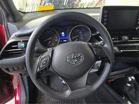 Used 2019 Toyota C-HR LE image 6