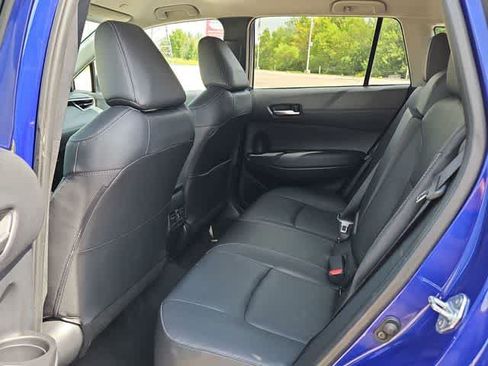 Used 2025 Toyota Corolla Cross XLE FWD image 16