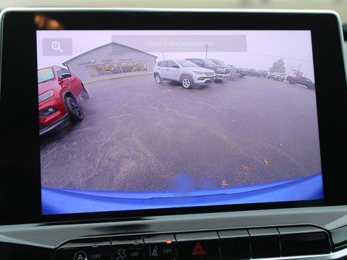 New 2026 Jeep Compass Latitude image 9