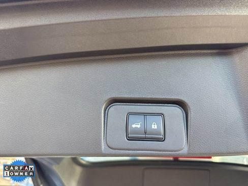 Certified 2025 Nissan Rogue SV image 19