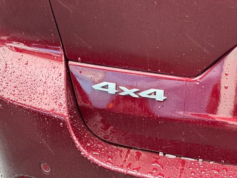 Used 2024 Jeep Grand Cherokee Limited w/ Luxury Tech Group II image 37