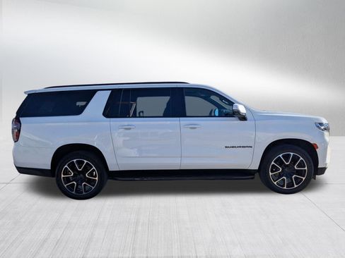 Used 2022 Chevrolet Suburban RST w/ Luxury Package image 7