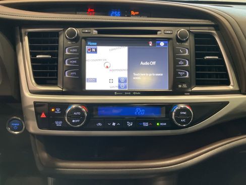 Used 2019 Toyota Highlander XLE image 20