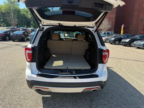 Used 2016 Ford Explorer Limited w/ Equipment Group 301A AWD/4WD image 11